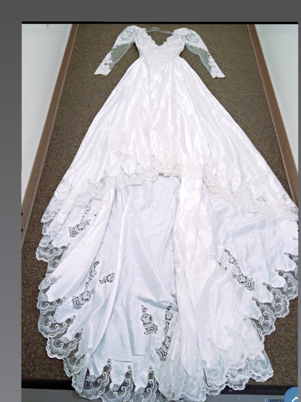 Elegant vintage White satin  Lace Wedding Dress